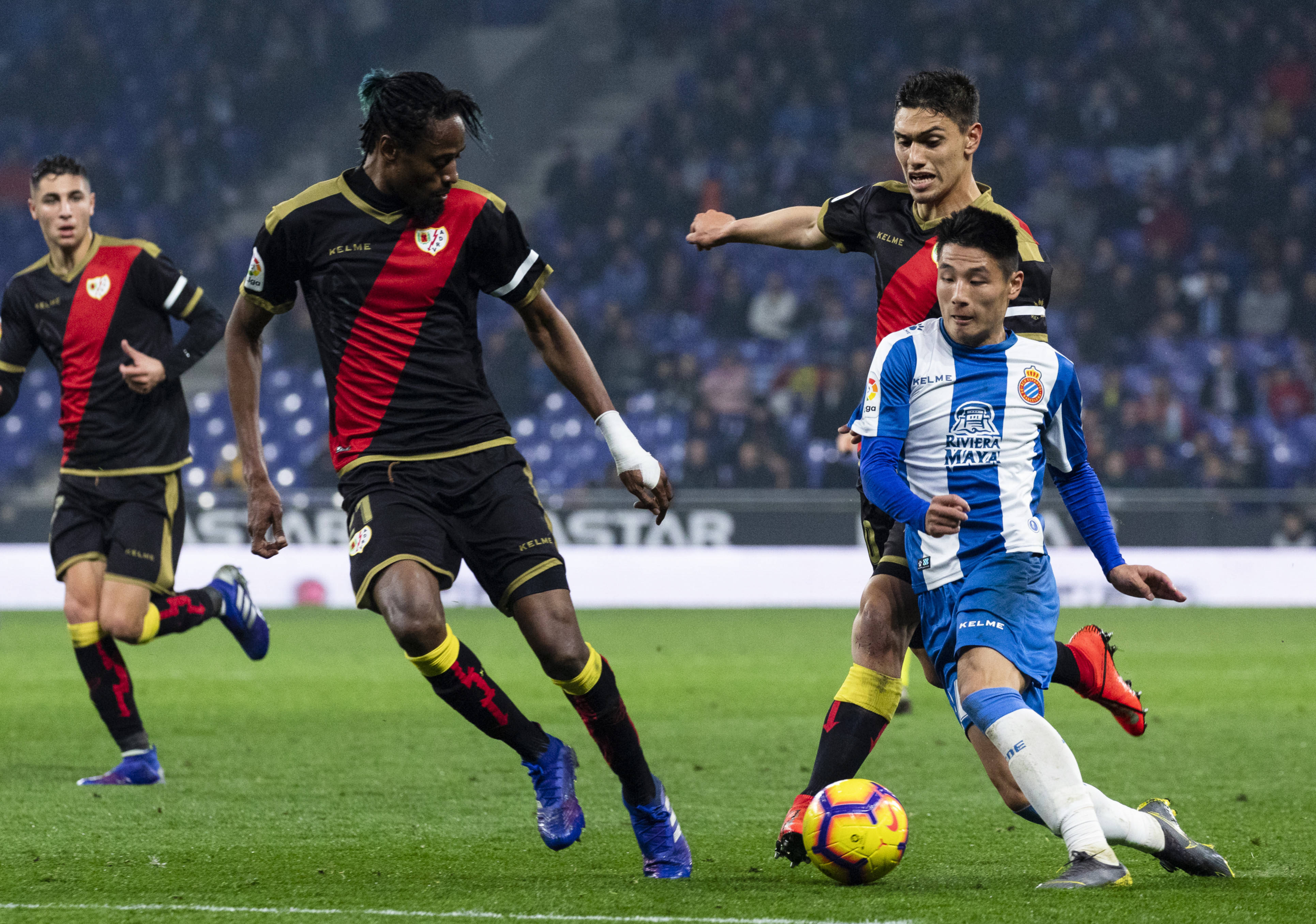 高赔率体育平台关于里昂训练开放日,今晚再遭质疑引欢呼,西甲在即,身体对抗强度拉满的信息