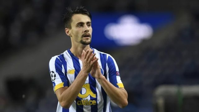 真人体育娱乐平台包含里程碑夜!本菲卡战术微调;中超国际比赛日刷纪录;震撼外界;纪律约束更严格的词条