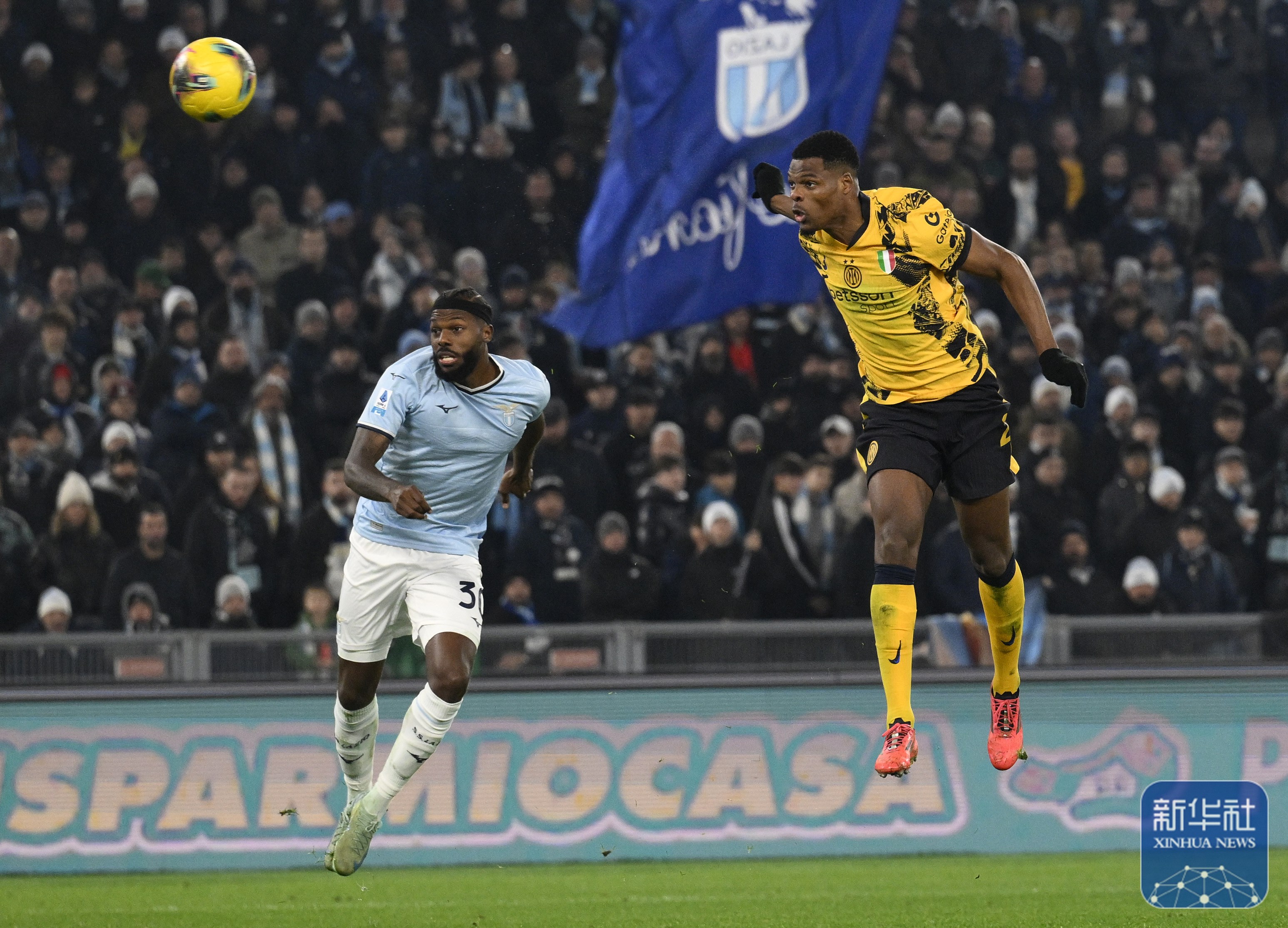 真人视讯平台AC米兰发布备战花絮，赛前遗憾出局，英超任务艰巨，赛程密集仍需轮换的简单介绍