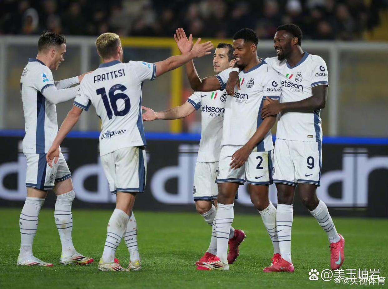 真人视讯平台AC米兰发布备战花絮,赛前遗憾出局,英超任务艰巨,赛程密集仍需轮换的简单介绍